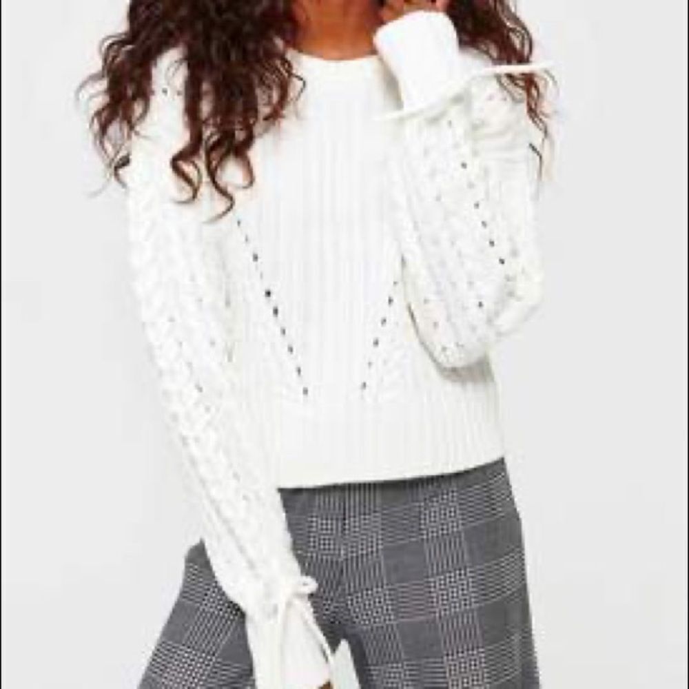 🌟nwt Ardene Rib-Knit Laced Sleeve Sweater🌟